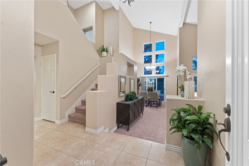 530 S Laureltree Drive
