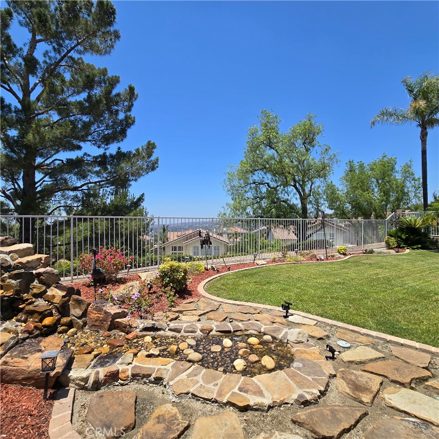 530 S Laureltree Drive