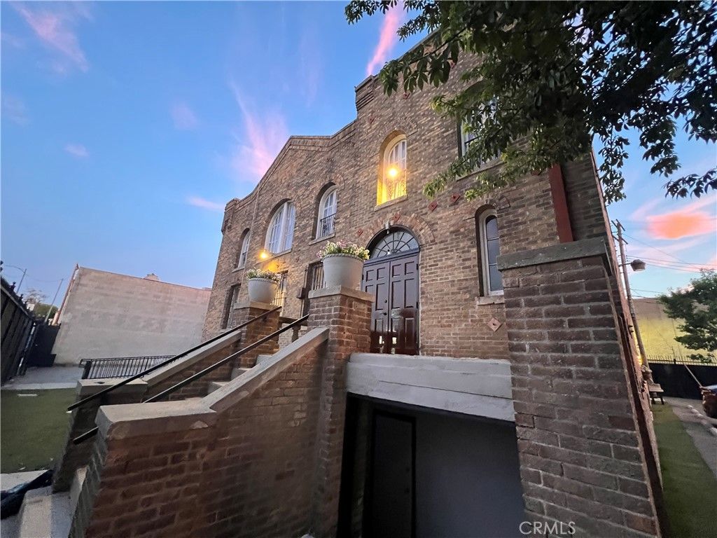 Photo of 606 E 6th Street, Los Angeles, CA 90021 (MLS # WS26009741)