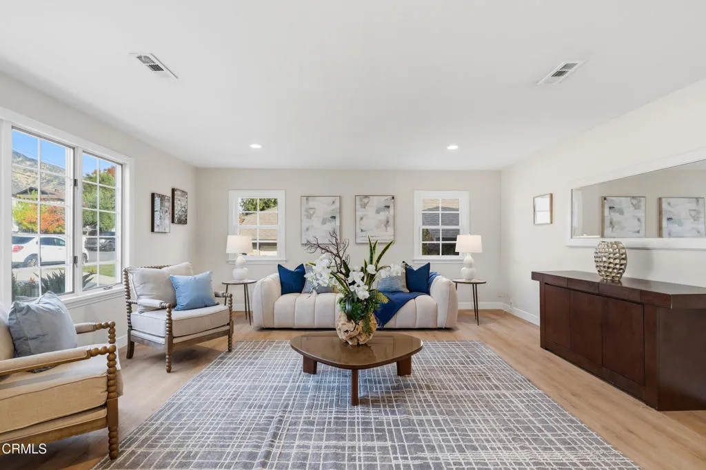 Sierra Madre, California 91024, United States, 4 Bedrooms Bedrooms, ,4 BathroomsBathrooms,Residential,Active,251487