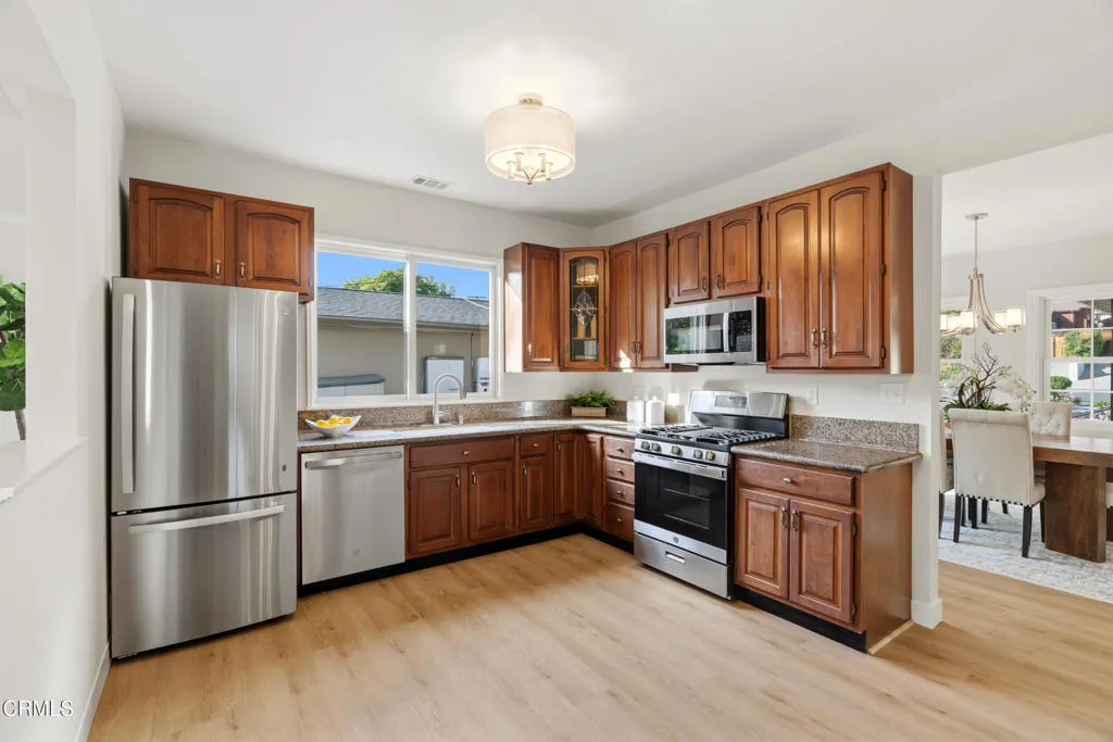 Sierra Madre, California 91024, United States, 4 Bedrooms Bedrooms, ,4 BathroomsBathrooms,Residential,Active,251487