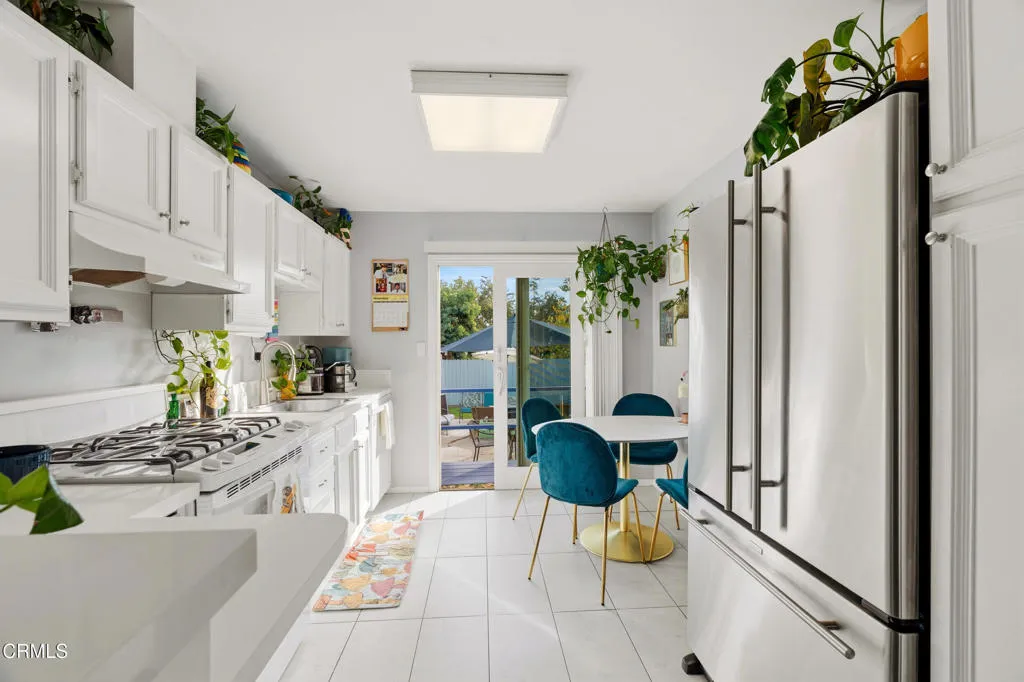 Sierra Madre, California 91024, United States, 4 Bedrooms Bedrooms, ,4 BathroomsBathrooms,Residential,Active,251487