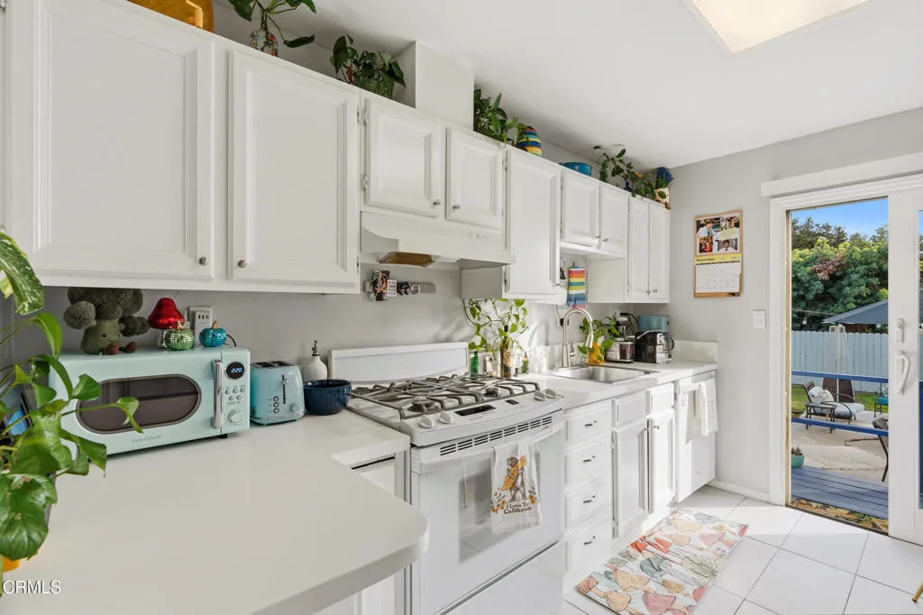 Sierra Madre, California 91024, United States, 4 Bedrooms Bedrooms, ,4 BathroomsBathrooms,Residential,Active,251487