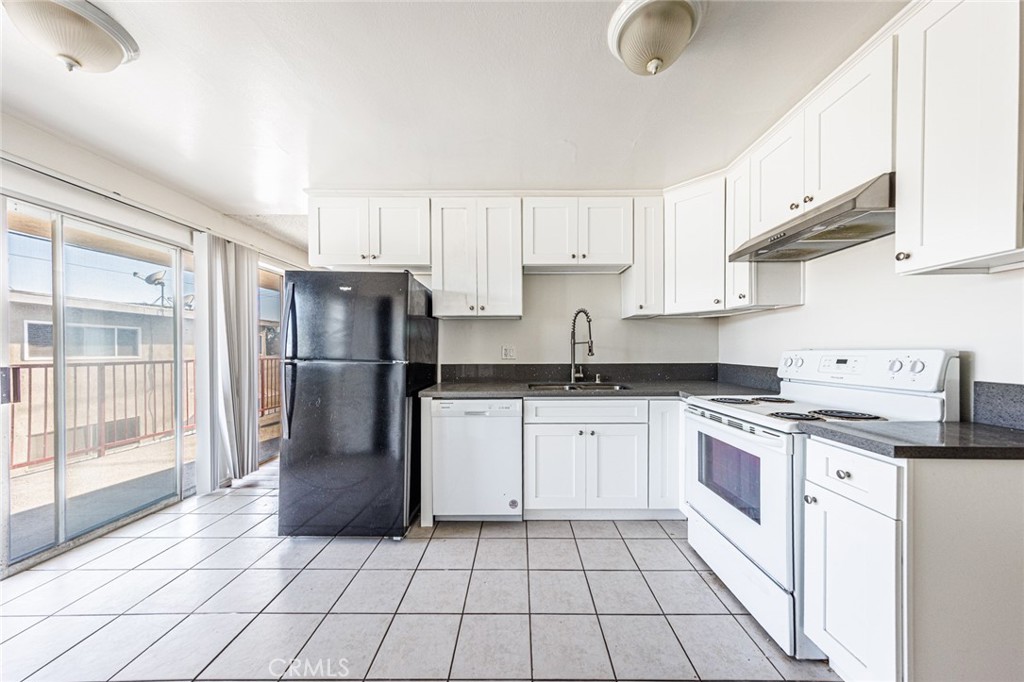 810 E Grand Ave