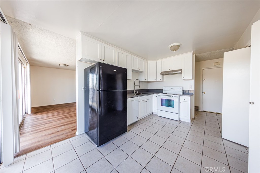810 E Grand Ave