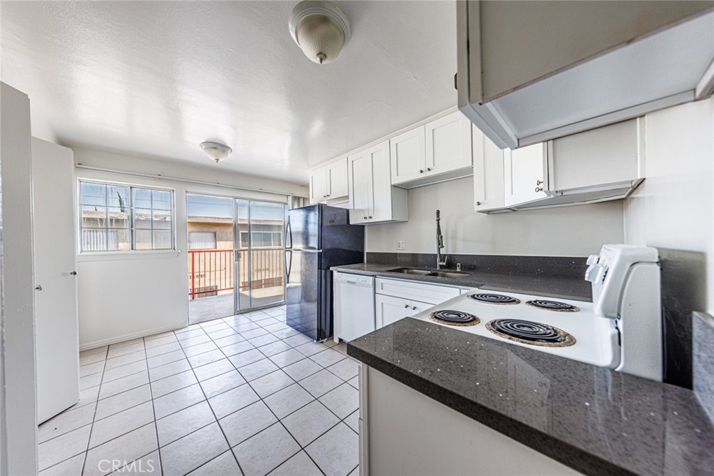 810 E Grand Ave
