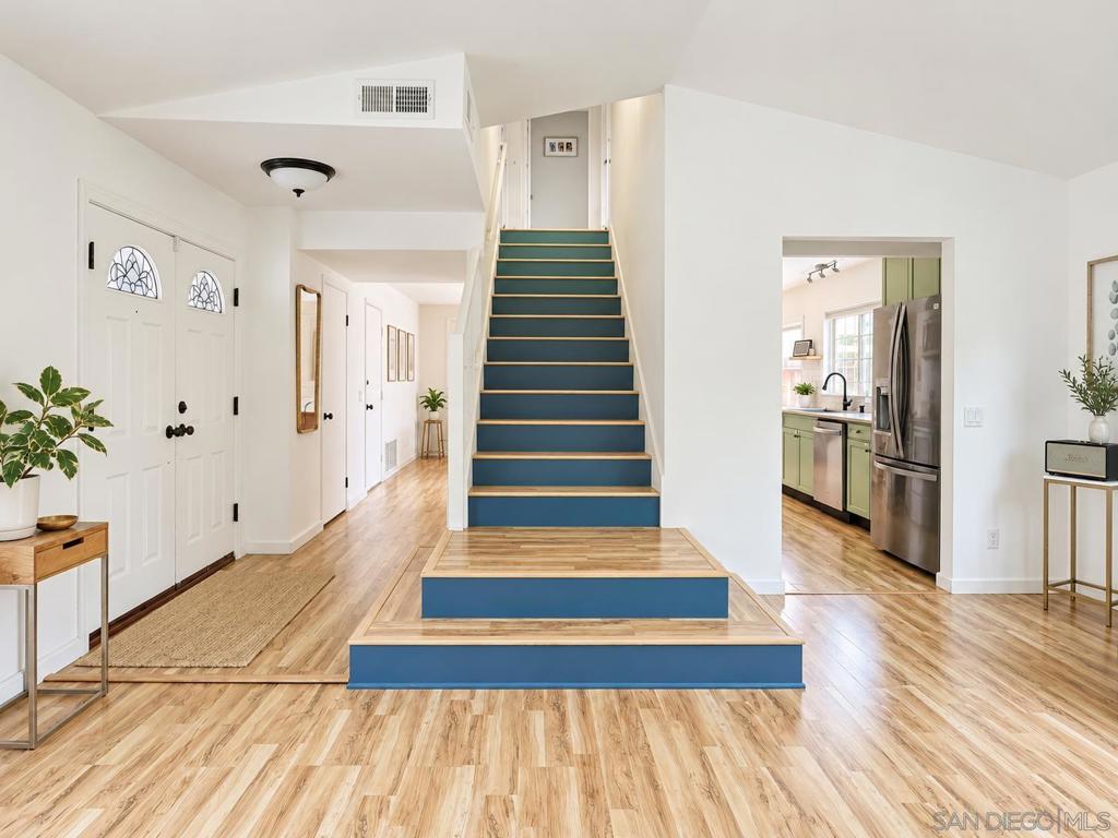 6590 High Knoll