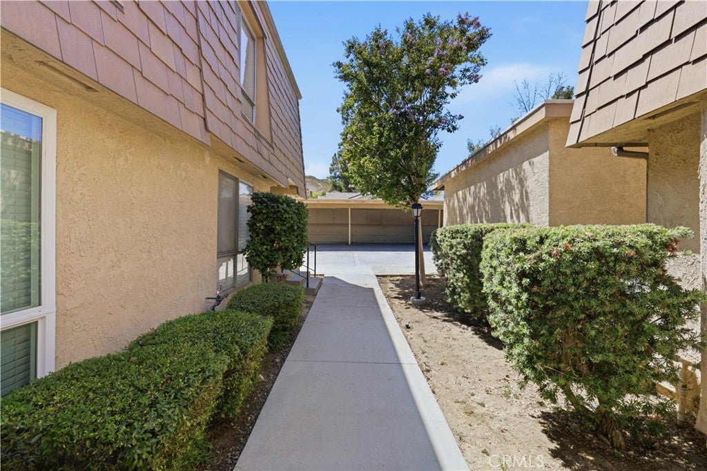 27511 Endeavor St