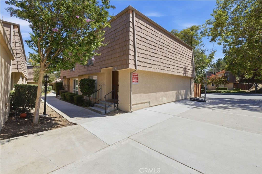 27511 Endeavor St