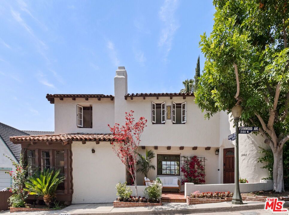 3101 Fernwood Avenue