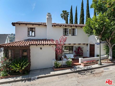 Photo of 3101 Fernwood Avenue, Los Angeles, CA 90039 (MLS # 26831717)