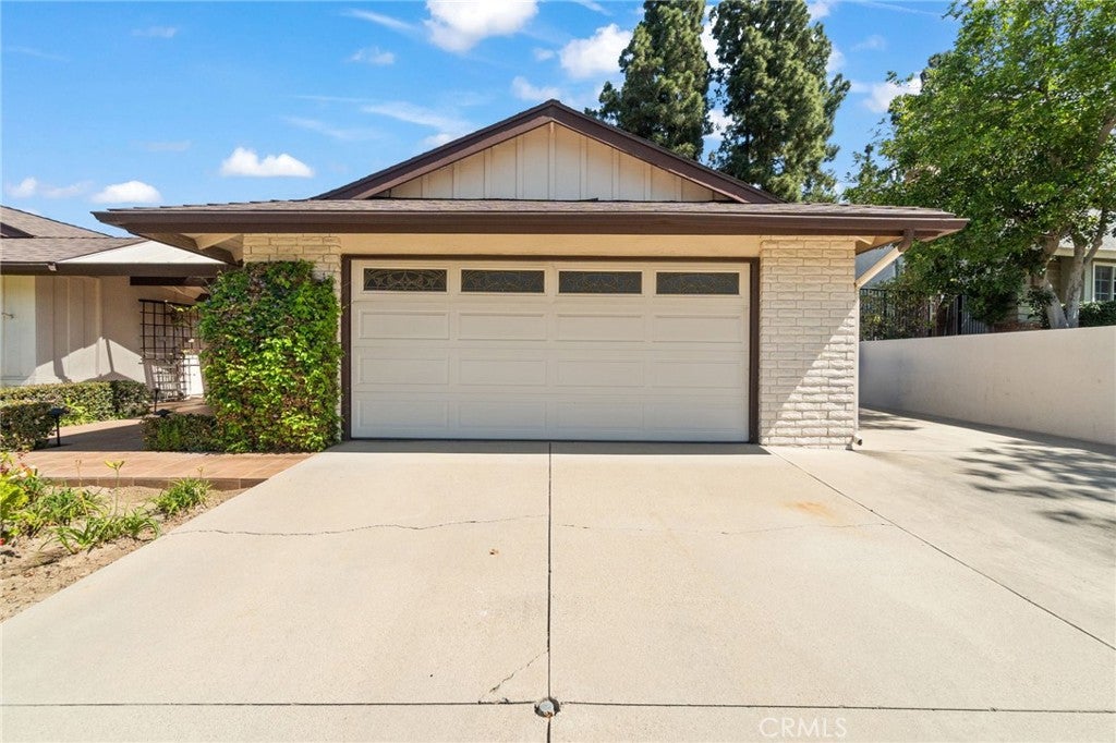 19341 Willowbrook