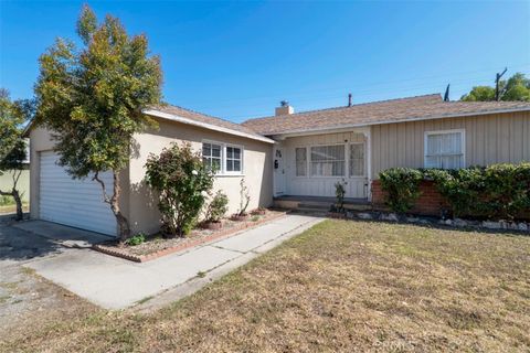 Photo of 15940 Blackhawk Street, Granada Hills, CA 91344 (MLS # SR26092758)