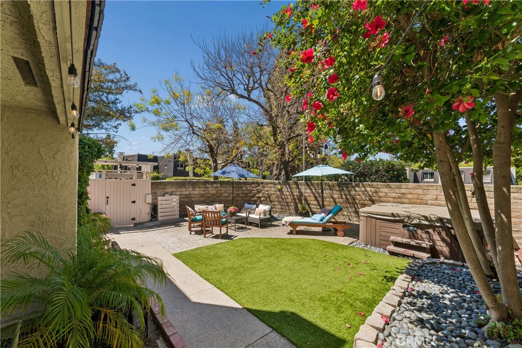 1507 Redwood Circle