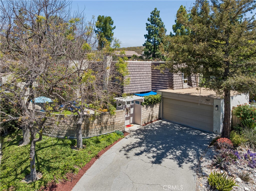 1507 Redwood Circle