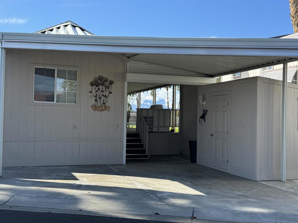 84136 Avenue 44 274