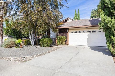 Photo of 34926 Osprey Dr Dr, Union City, CA 94587 (MLS # 41115515) Photo of 34926 Osprey Dr Dr, Union City, CA 94587 (MLS # 41115515)