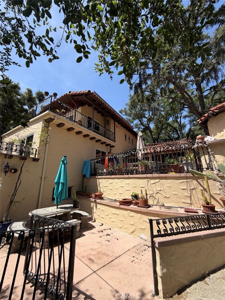 736 Crater Oak Drive