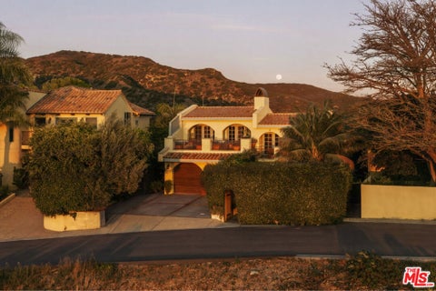 Photo of 4370 Hillview Drive, Malibu, CA 90265 (MLS # 26985351)