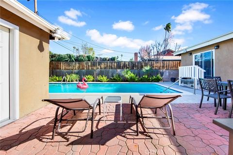 Tiny photo for 22677 Criswell, West Hills, CA 91307 (MLS # SR26047407)