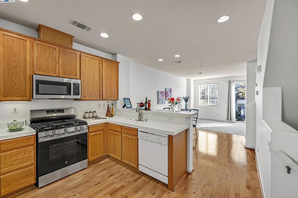 DOWNTOWN HAYWARD - Residential