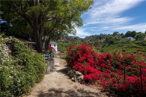 Photo of 12 Martingale DR, Rancho Palos Verdes, CA 90275 (MLS # SB26154873)