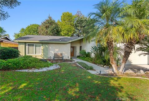 Photo of 3713 Sweet Springs St, Bakersfield, CA 93309 (MLS # SC25244285) Photo of 3713 Sweet Springs St, Bakersfield, CA 93309 (MLS # SC25244285)