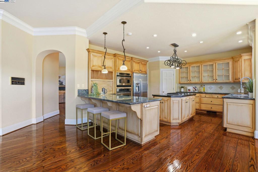 BLACKHAWK C. C. - Residential