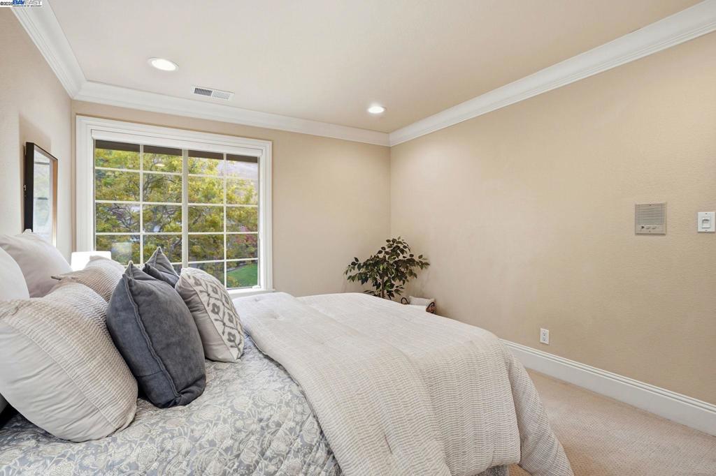 BLACKHAWK C. C. - Residential