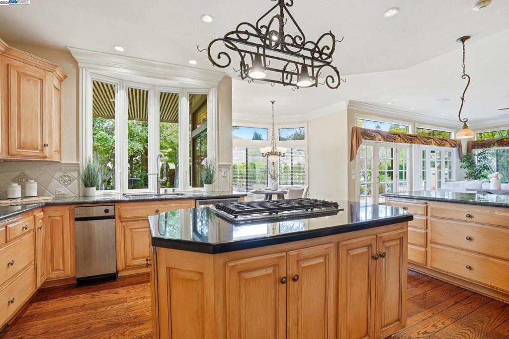 BLACKHAWK C. C. - Residential