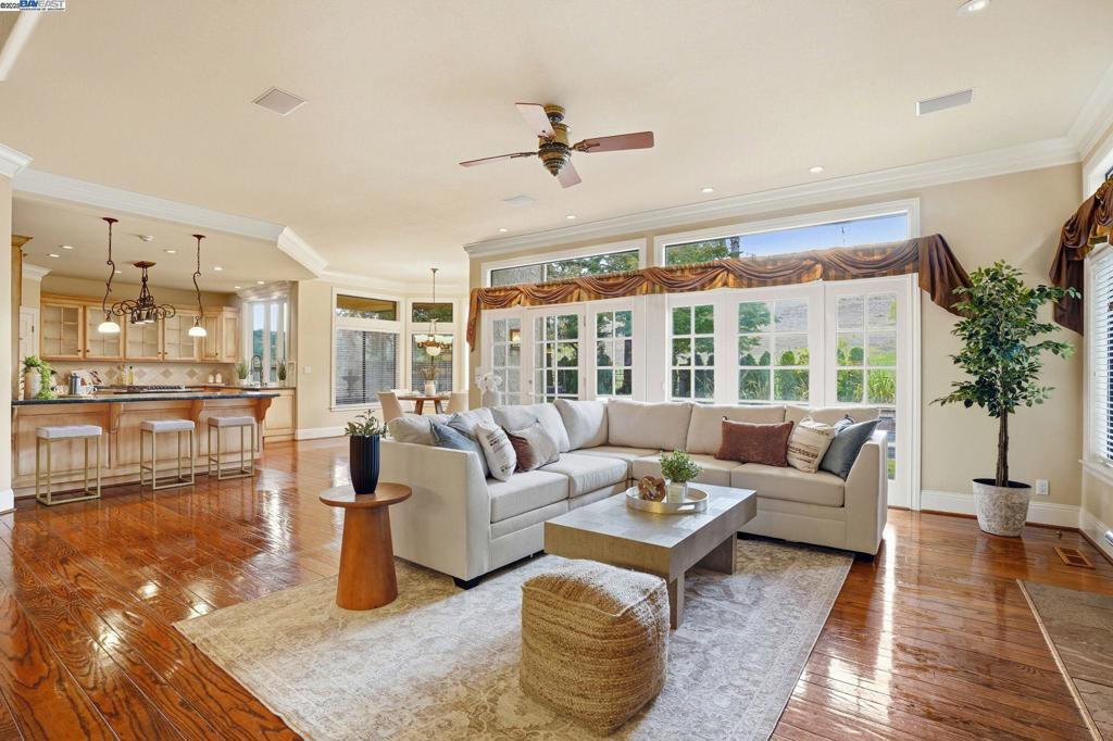 BLACKHAWK C. C. - Residential