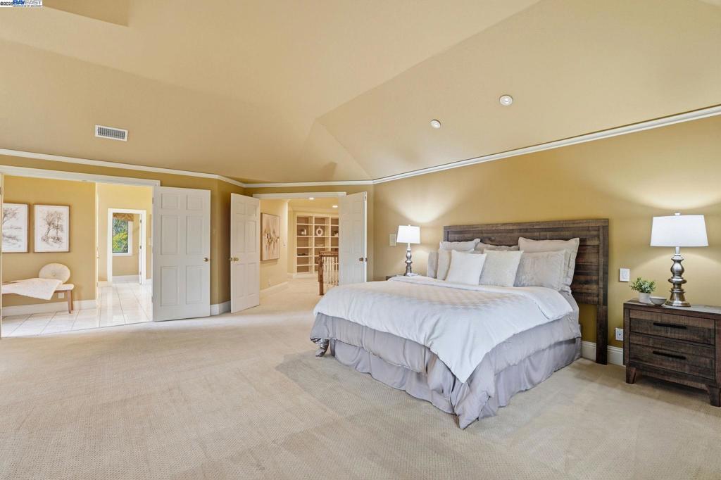 BLACKHAWK C. C. - Residential