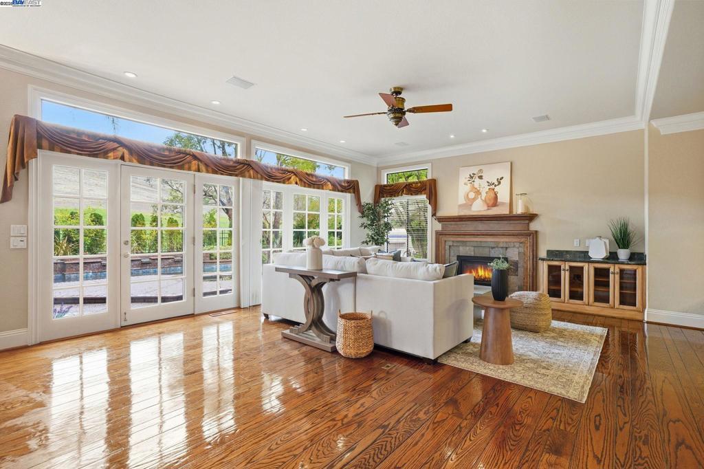 BLACKHAWK C. C. - Residential
