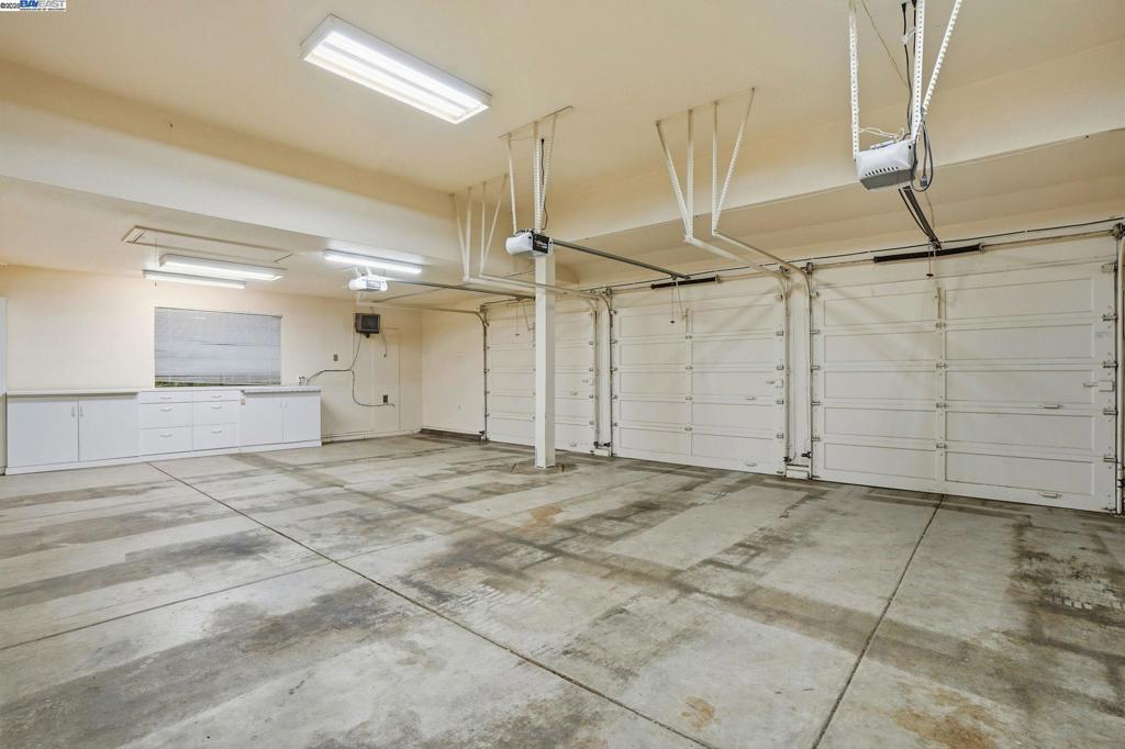 BLACKHAWK C. C. - Residential