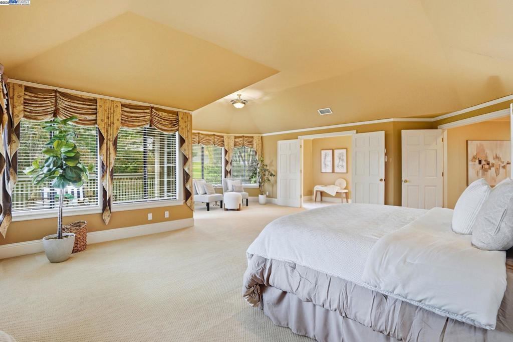 BLACKHAWK C. C. - Residential