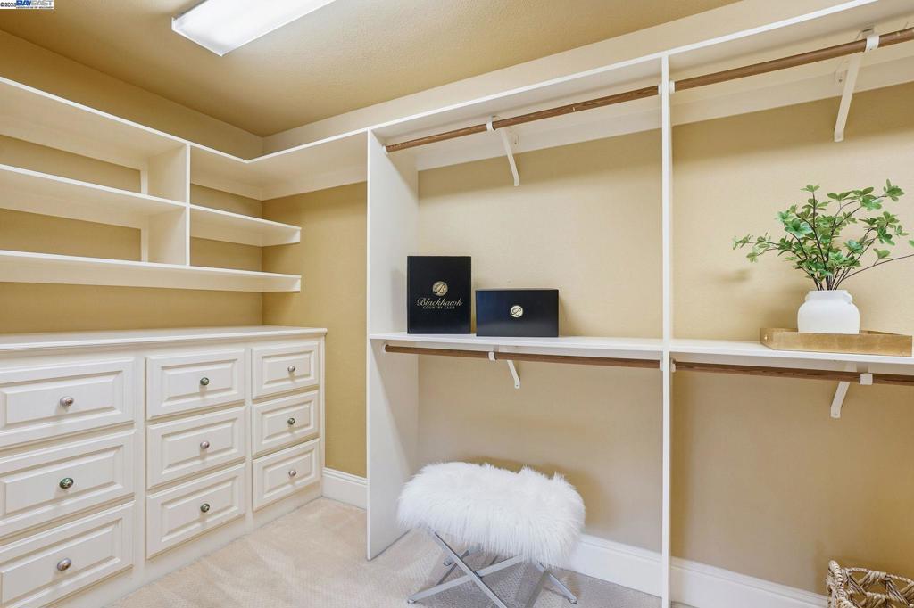 BLACKHAWK C. C. - Residential