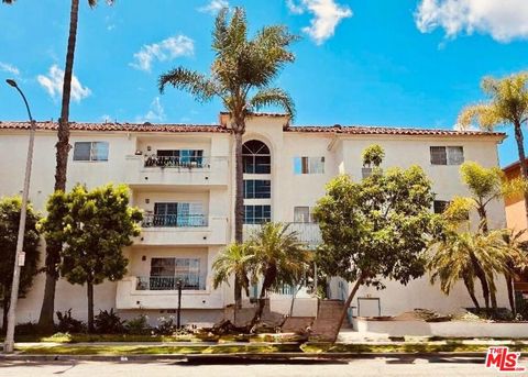 Photo of 1335 Newport Avenue #104, Long Beach, CA 90804 (MLS # 26804607)
