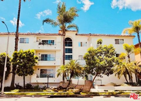 Photo of 1335 Newport Avenue #104, Long Beach, CA 90804 (MLS # 26804607)