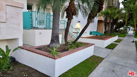 Photo of 1335 Newport Avenue #104, Long Beach, CA 90804 (MLS # 26804607)