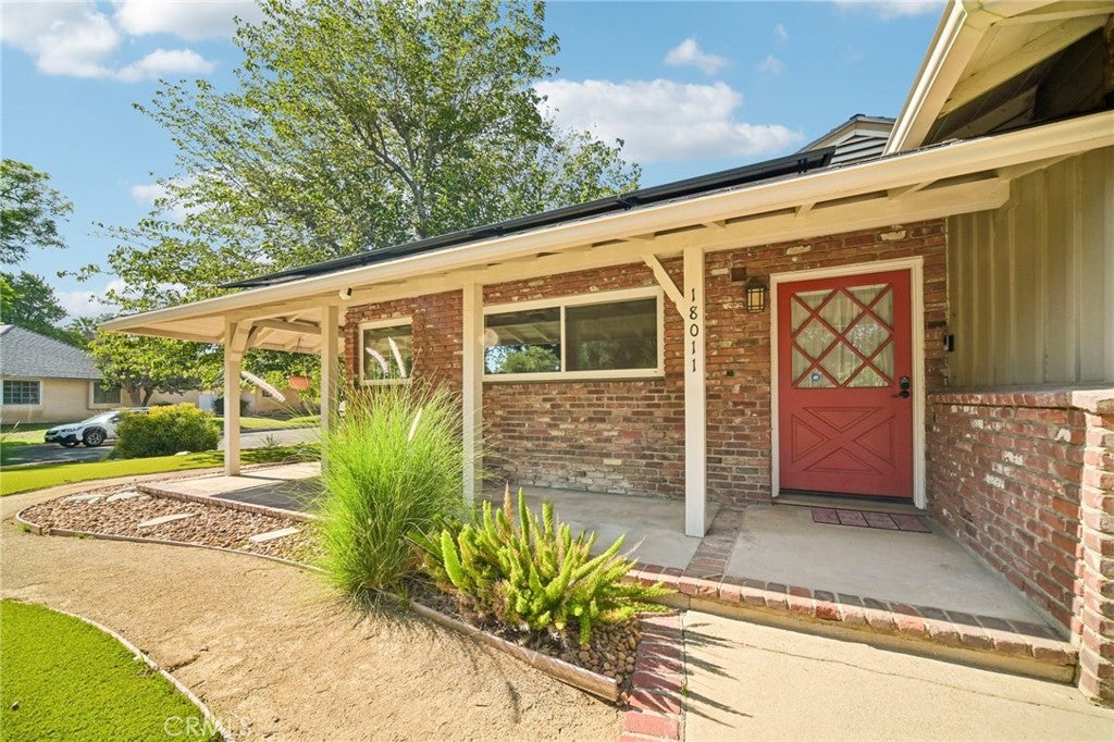 18011 Sunburst Street