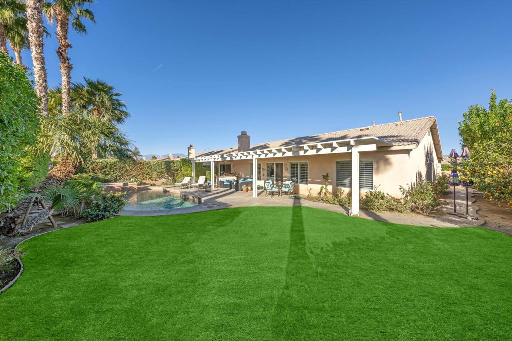 Las Brisas North - Residential