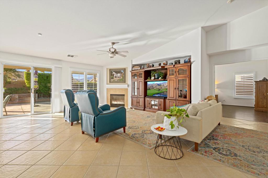 Las Brisas North - Residential