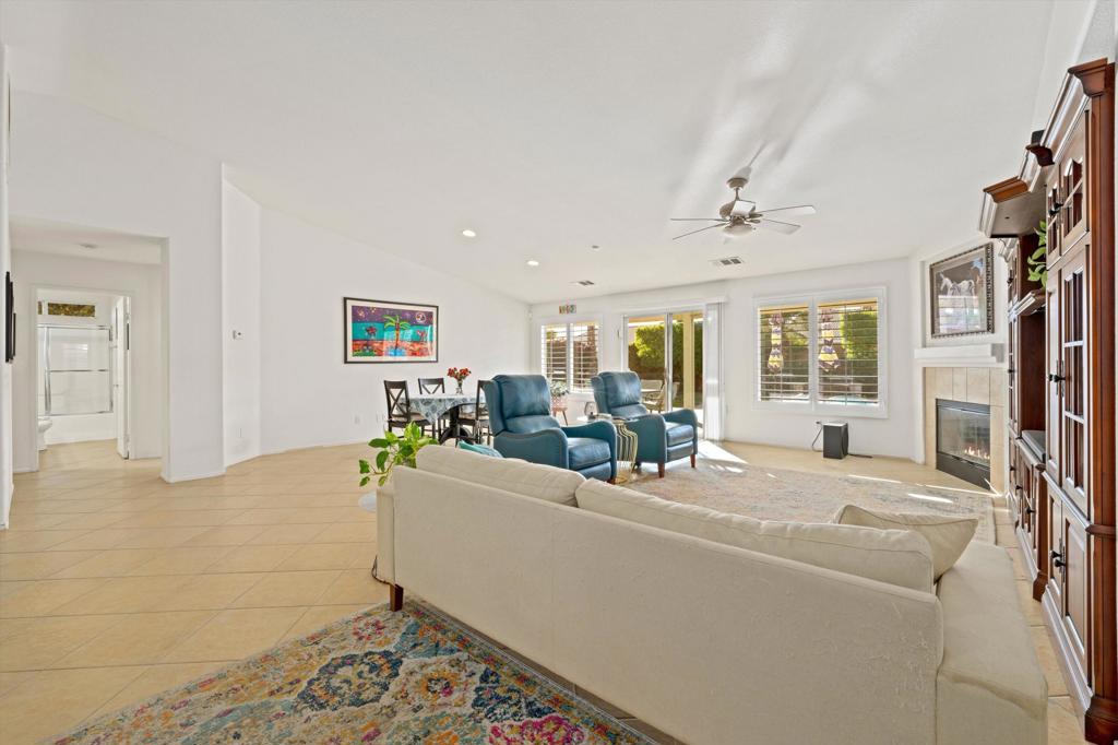 Las Brisas North - Residential