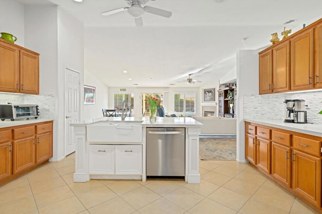 Las Brisas North - Residential