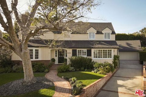 Photo of 11611 Terryhill Place, Los Angeles, CA 90049 (MLS # 26665963)
