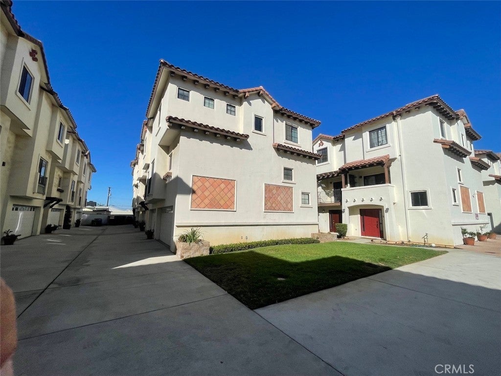 1075 N. Maclay Avenue 25