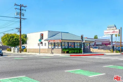 MLS: 25626443