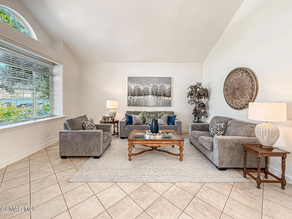 3195 N Geronimo Avenue