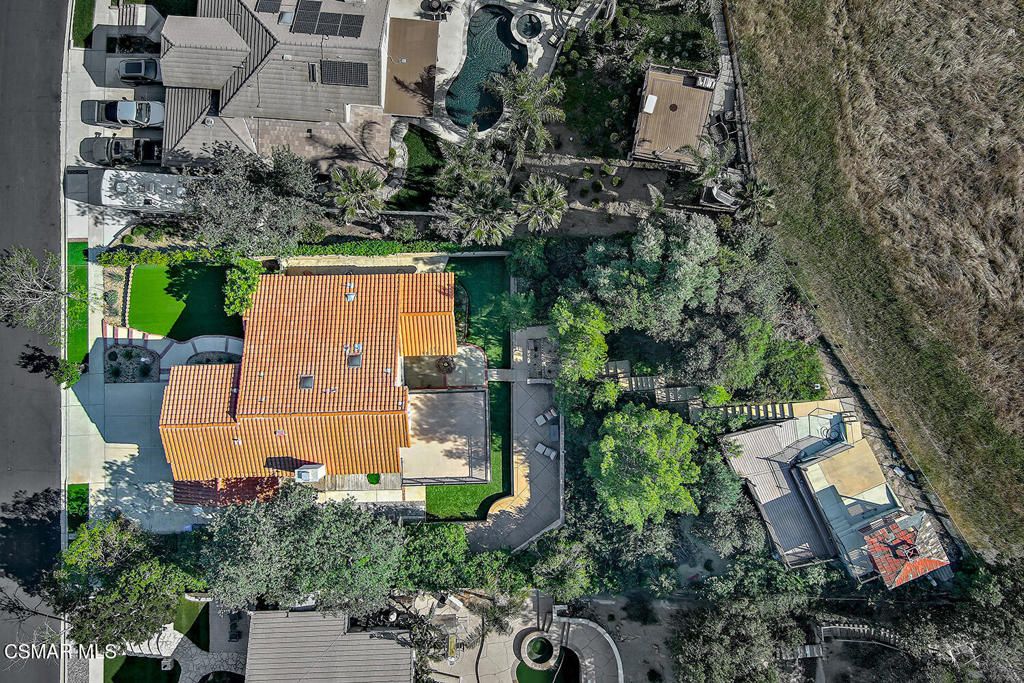 Photo of 3195 N Geronimo Avenue, Simi Valley, CA 93063 (MLS # 226001427)