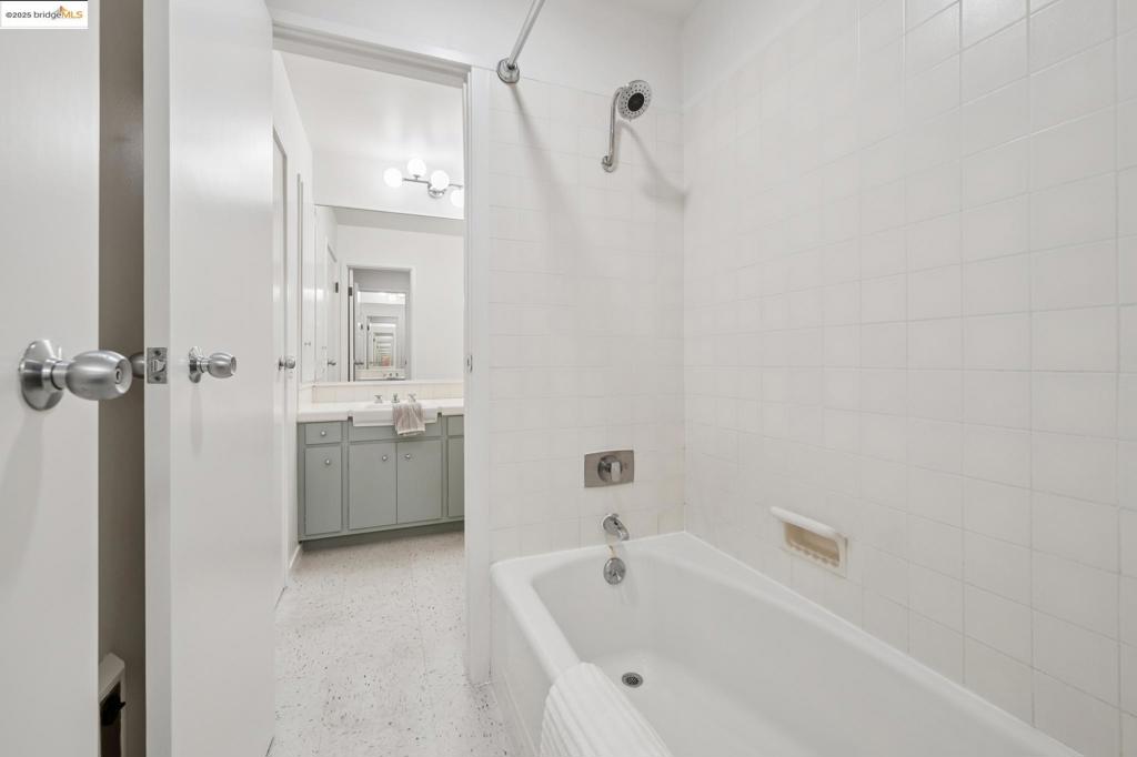 BERKELEY HILLS - Residential